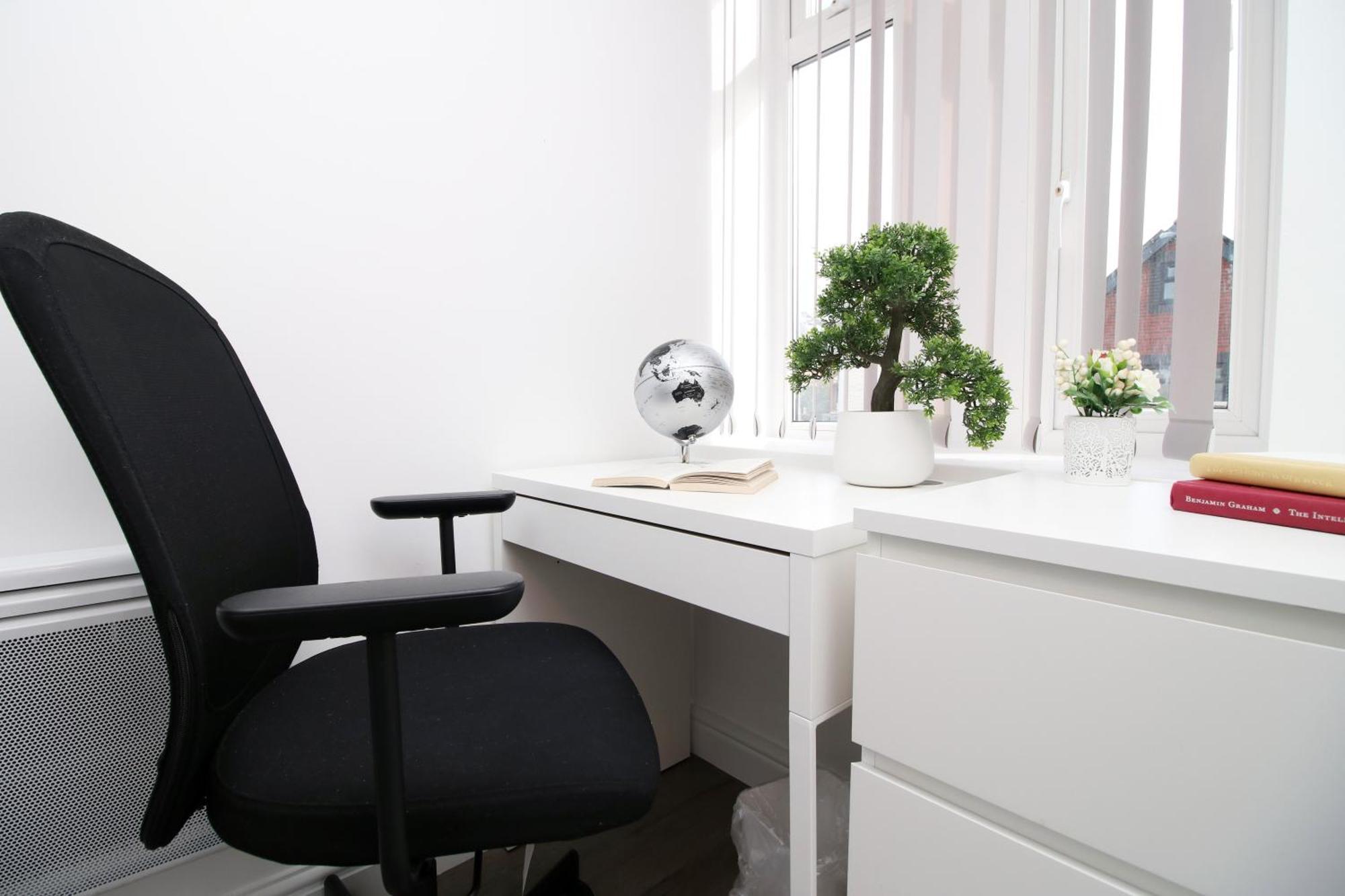 קארדיף Modern Guesthouse, Fast Wi-Fi, Street Free Parking, Central, Fully Equipped מראה חיצוני תמונה